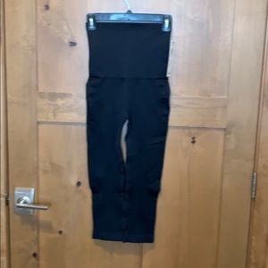 Belly Bandit Mother Tucker Active Crop Small BNWT